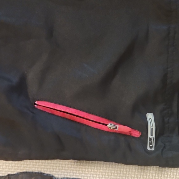 Boys 1/4 Zip Red‎ Black Puma Windbreaker Long Sleeve Top Pockets Logos - Picture 3 of 7